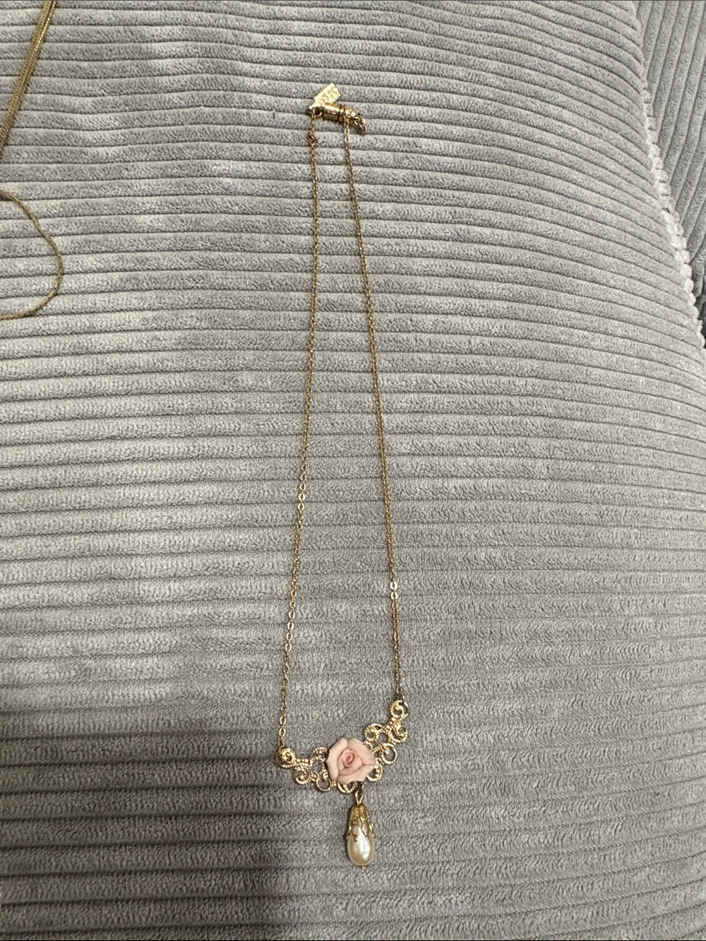 1928 Jewelry Necklace Women OS‎ Pink Gold Good Vintage Rose Pearl Drop Filigree